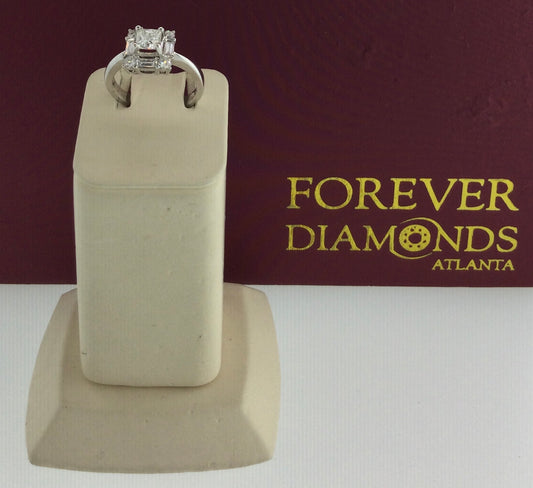 18K White Gold 0.70 Carat Center Stone 0.60CTW Diamond Ring