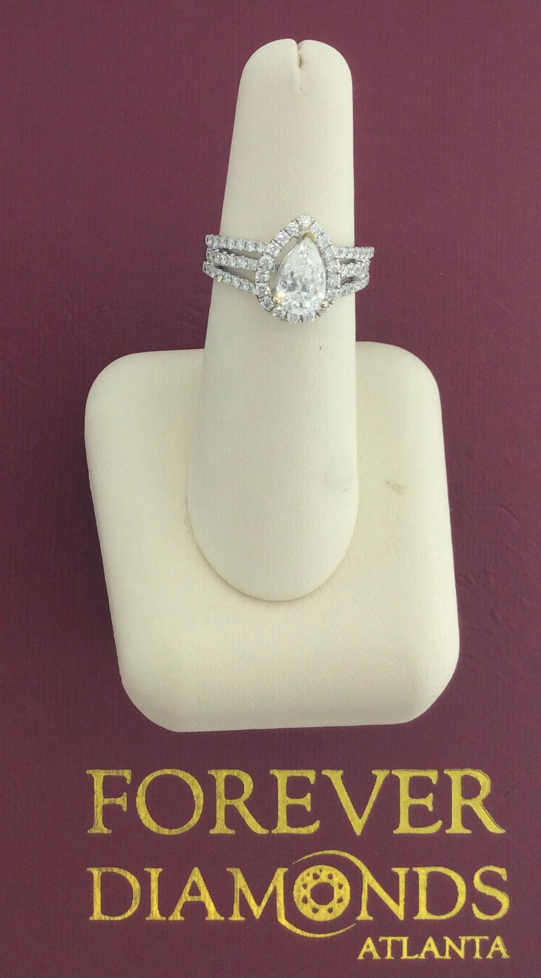 18K White Gold 1 Carat Center Stone 1.75CTW Diamond Ring