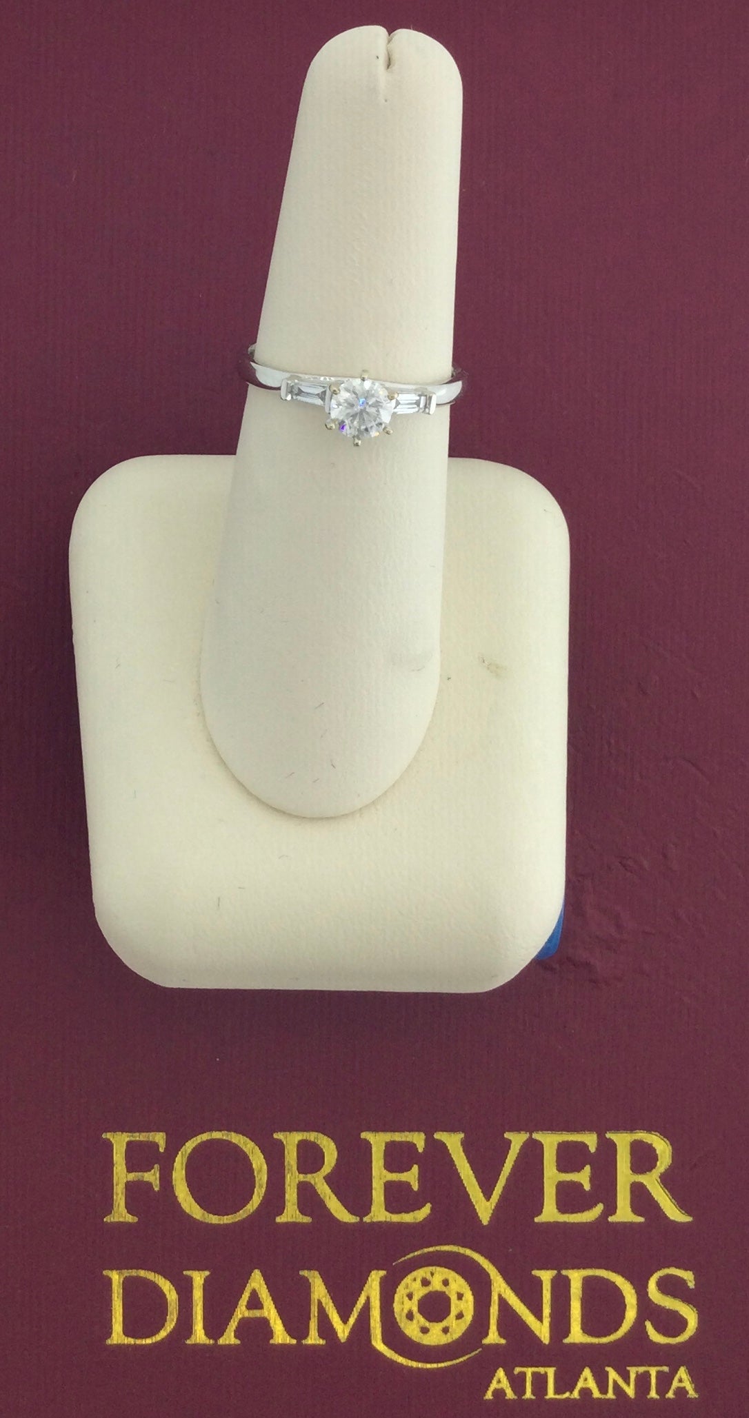 18K White Gold 0.50 Carat Center Stone 0.60CTW Diamond Ring
