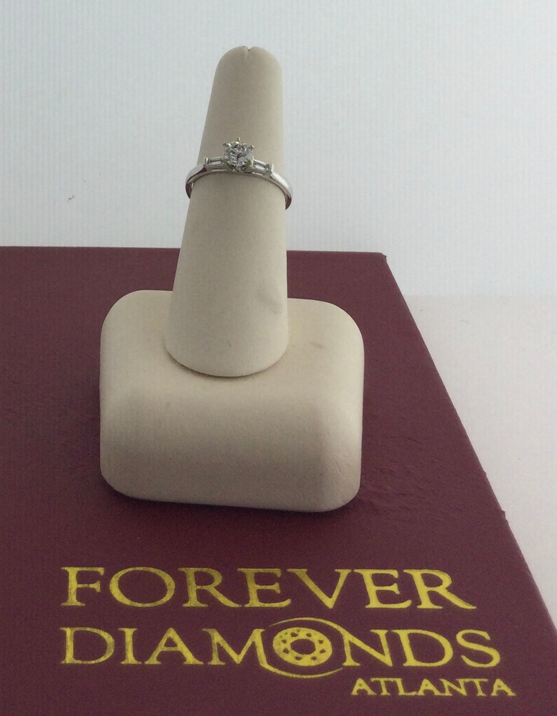 18K White Gold 0.50 Carat Center Stone 0.60CTW Diamond Ring