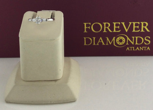 18K White Gold 0.50 Carat Center Stone 0.60CTW Diamond Ring