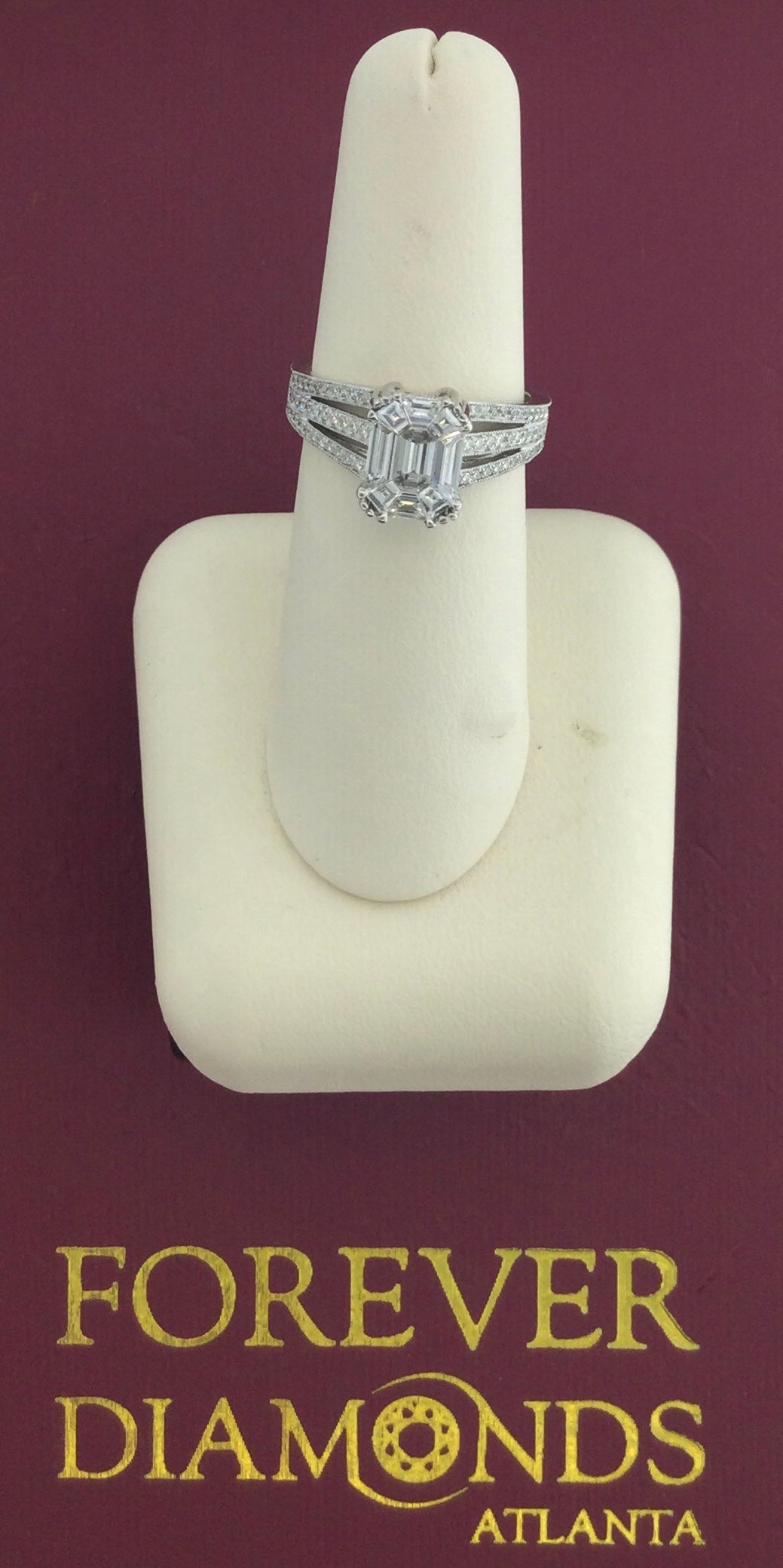 18K White Gold 1 Carat Emerald Ring