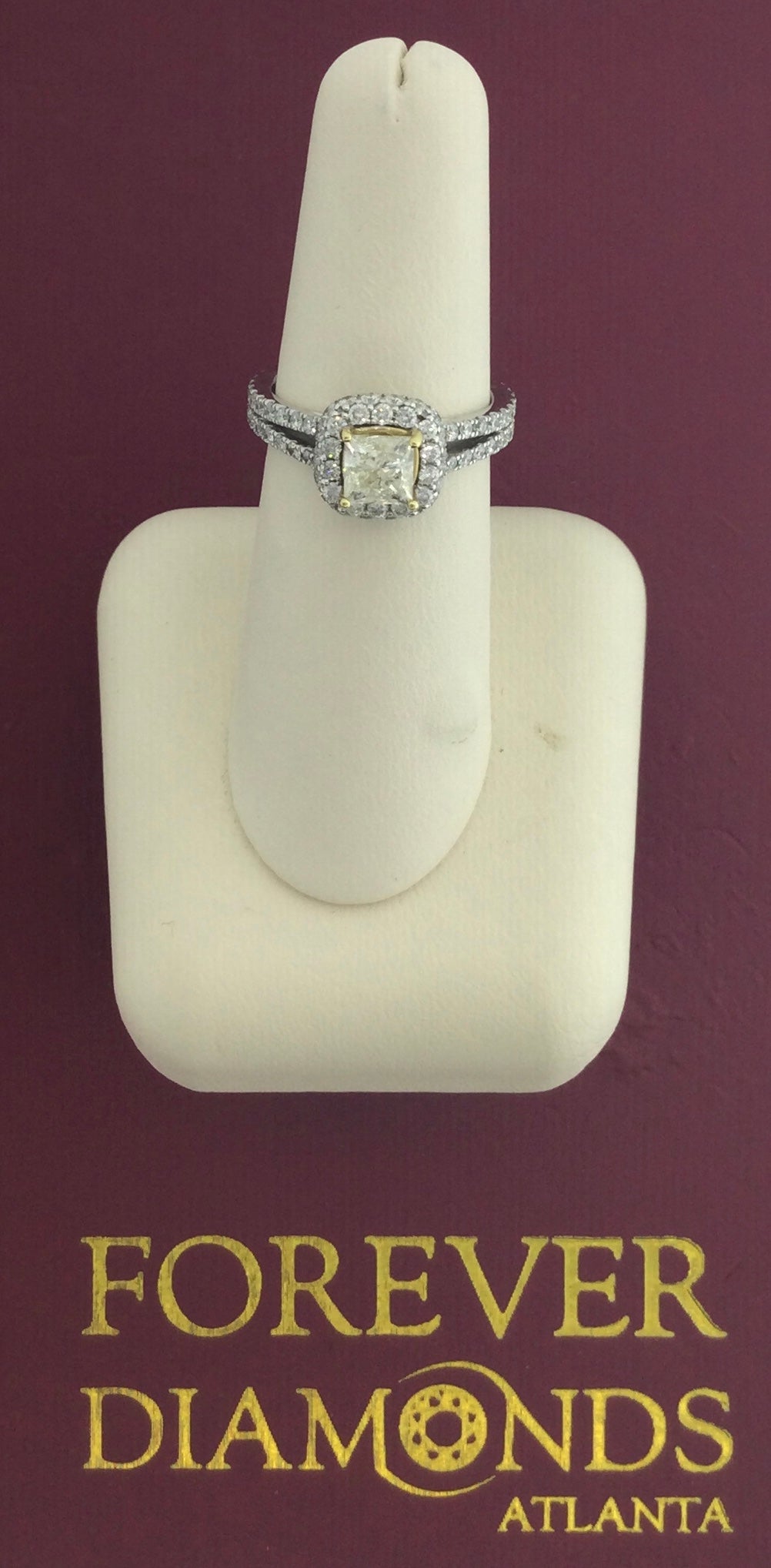 14K White Gold 0.75 Carat Center Stone 1.97CTW Diamond Ring