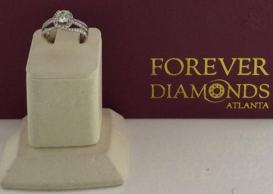 18K White Gold 0.55 Carat Center Stone 1.16CTW Diamond Ring
