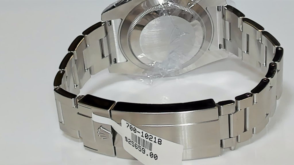 Rolex Submariner Date Hulk 116610LV 2017 Original Box & Papers