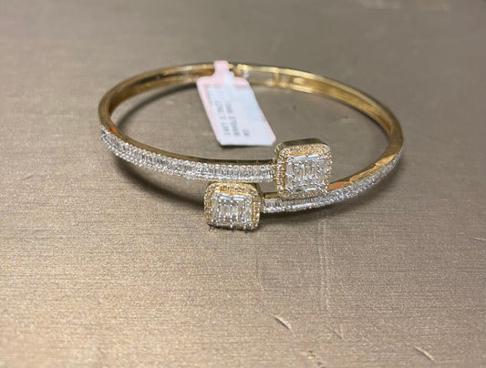 14K Yellow Gold 1.75CT Baguette/Round Bangle