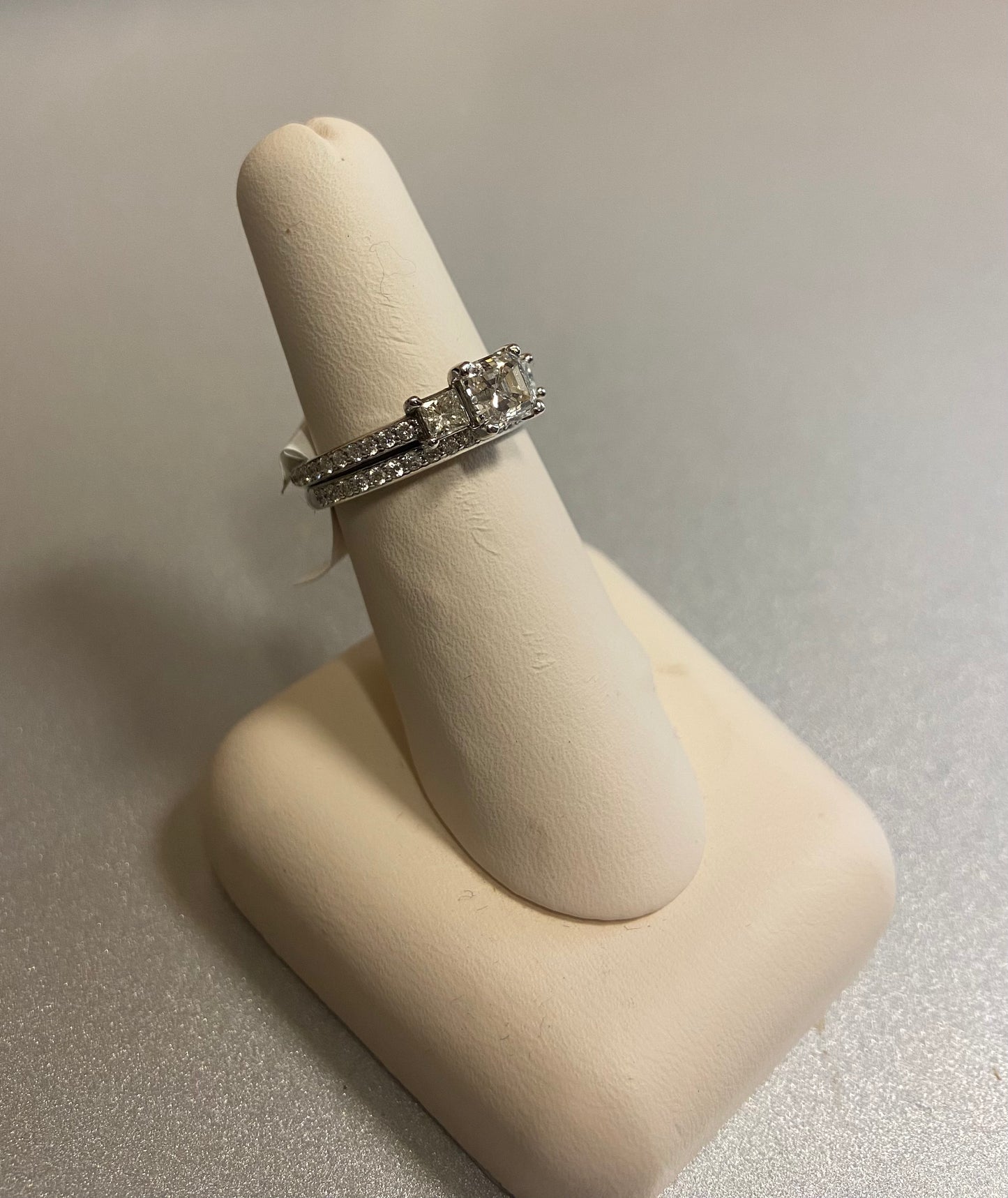14K White Gold 1.01 Carat Center Stone 1CTW Diamond Ring