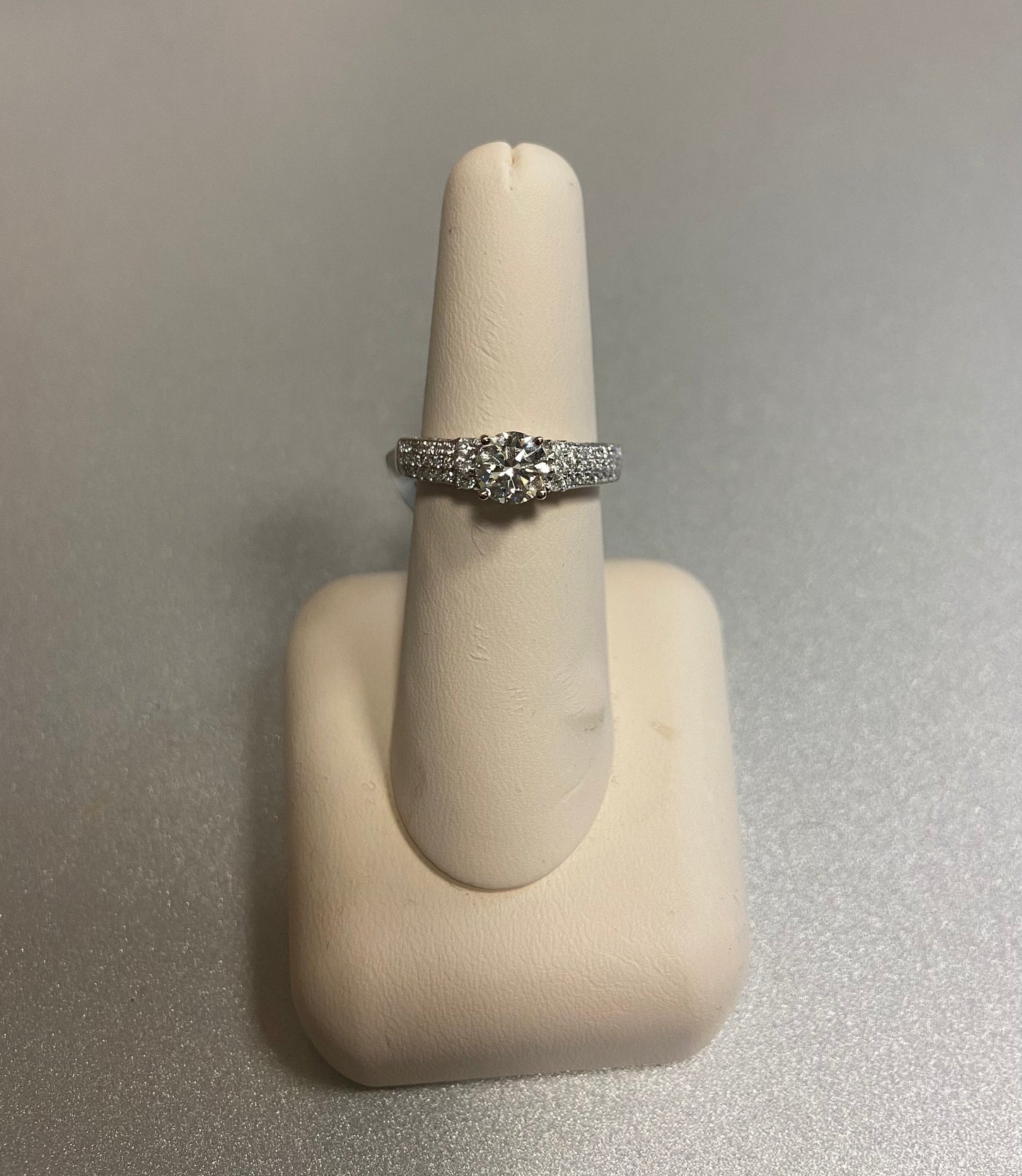 18K White Gold 0.80 Carat Center Stone 1.80CTW Diamond Ring