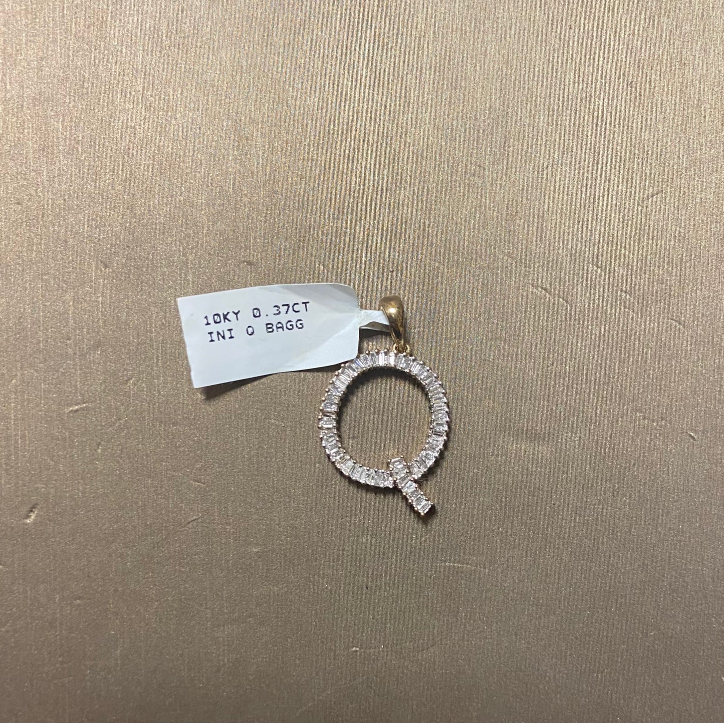 10K Yellow Gold 0.37CT "Q" Initial Charm