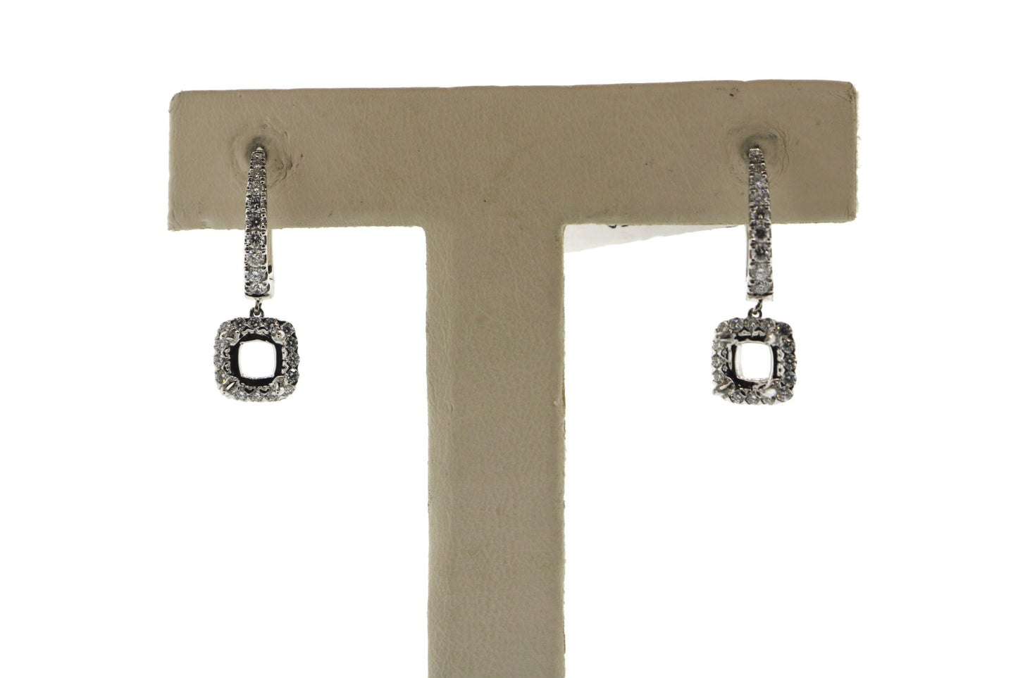 18K 0.73CT Halo Hoops Mount