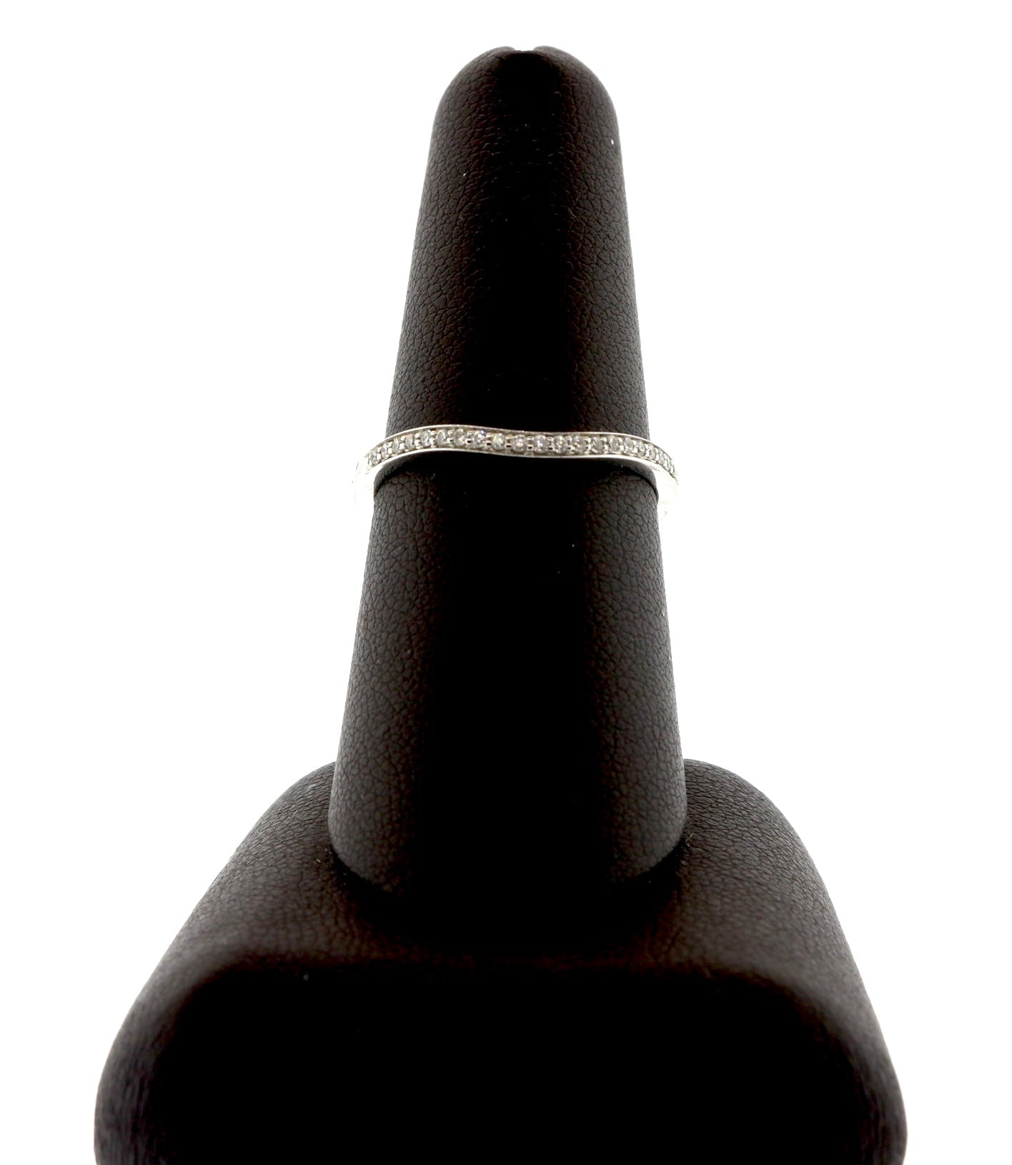 18K White Gold 0.15CT 2.21 Grams Curved Band