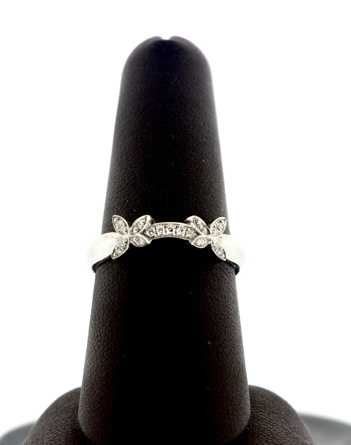 18K White Gold 0.10CTW RND Wedding Band