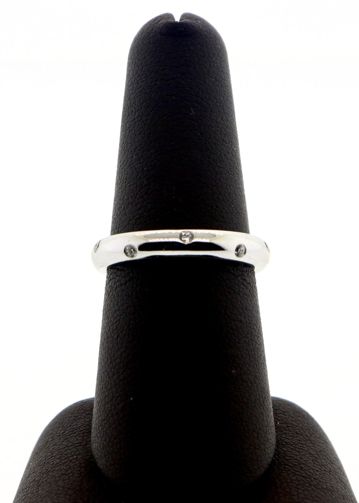 18K White Gold 0.17CT Designer Band