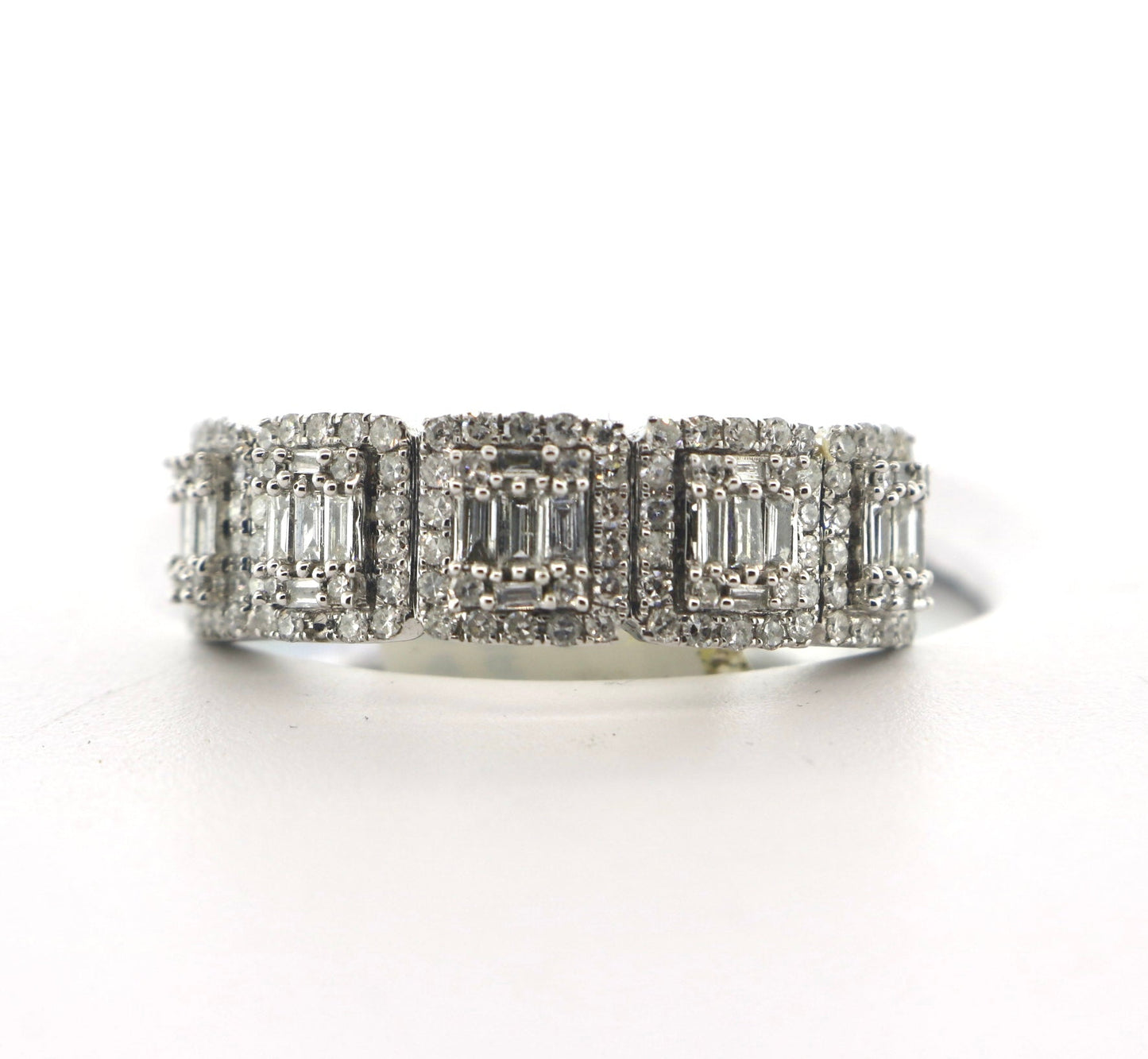 14K White Gold 1.03CT Bagg 6.3 Grams Diamond Band