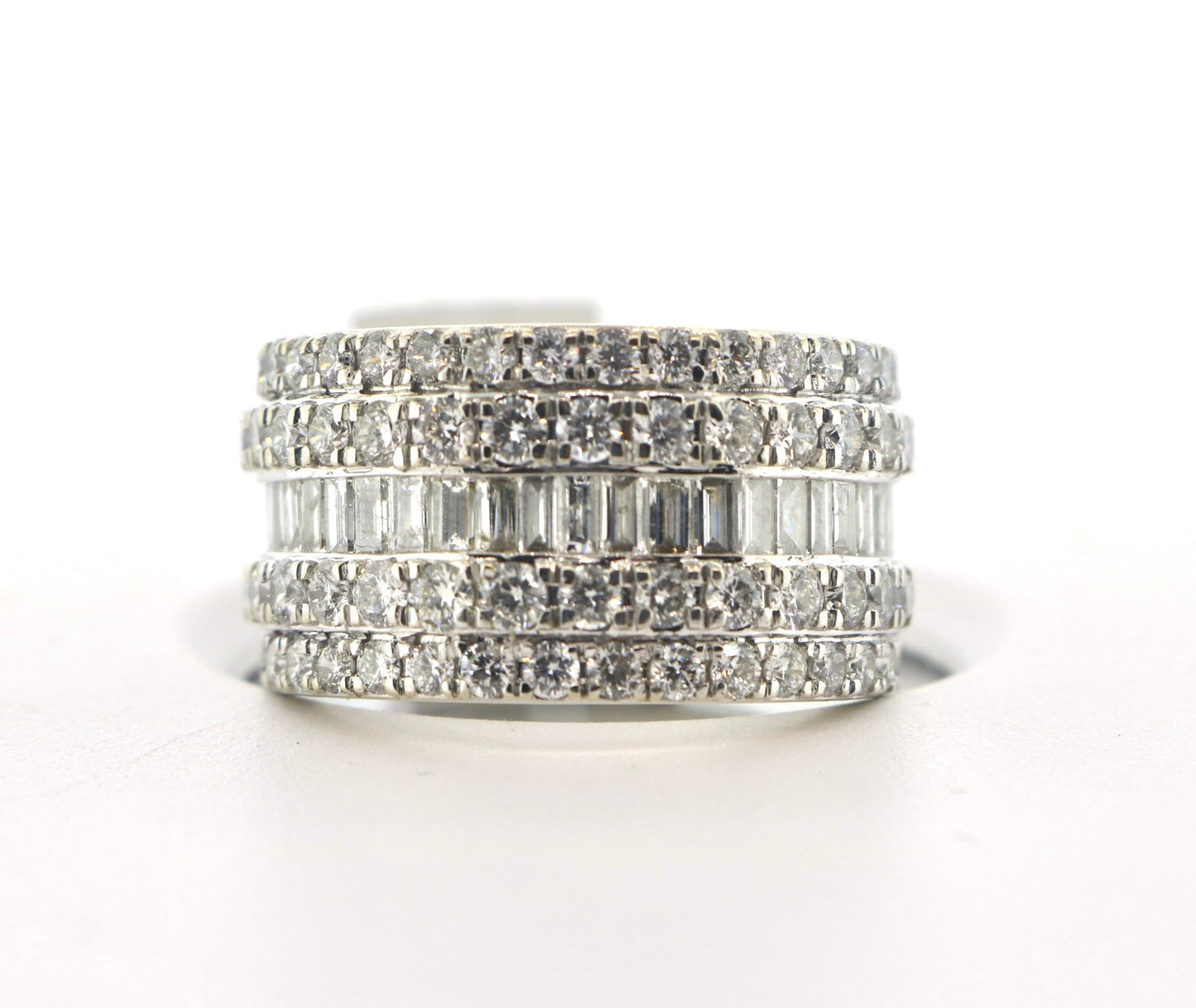 14K White Gold 6.58 Grams Bagg/RD 16.3 grams SZ 10 Diamond Band