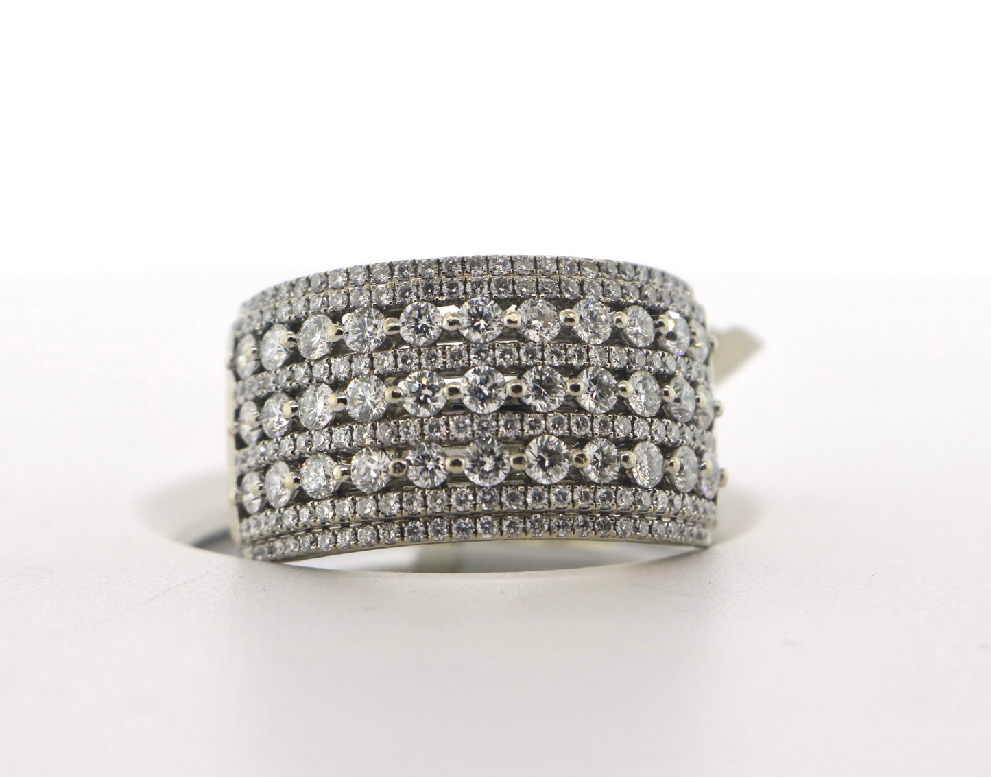 14K White Gold 1.54CTW RDS 3 Row Diamond Band