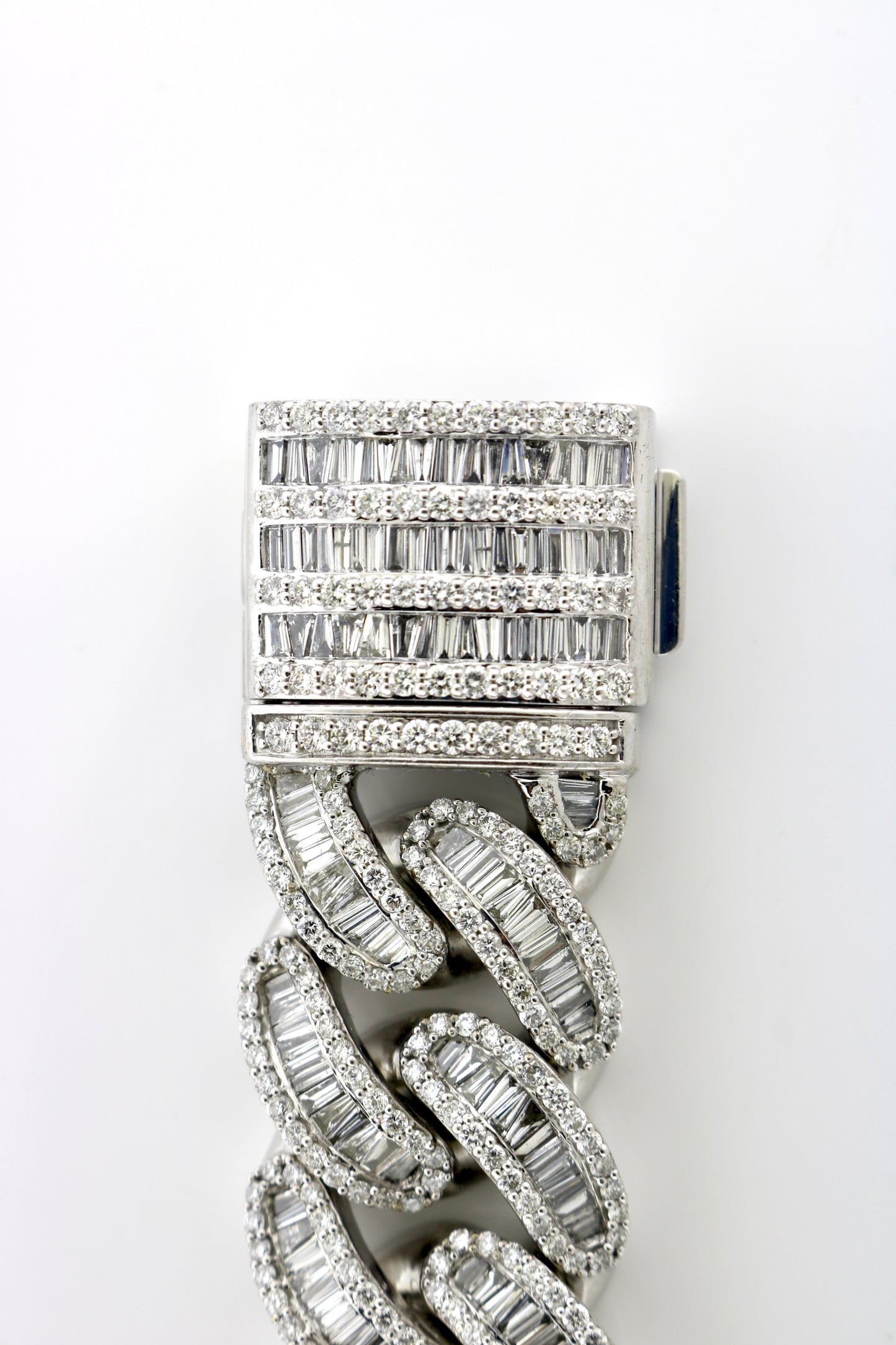10K White Gold 19CT Diamond 204 Grams 8" 20MM Bagg Cuban Braclet