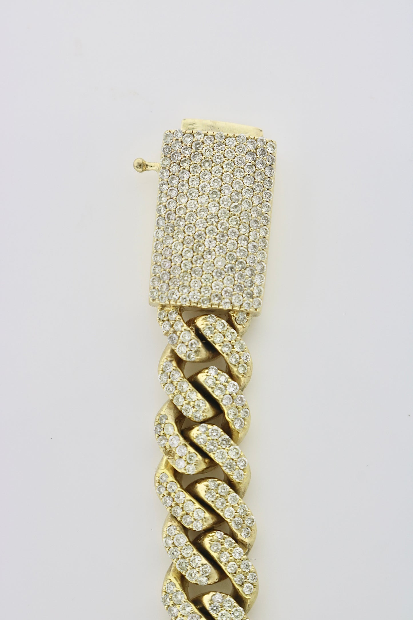 14K Yellow Gold 9.56CT Bagg/RD 41.48Grams Diamond Bracelet