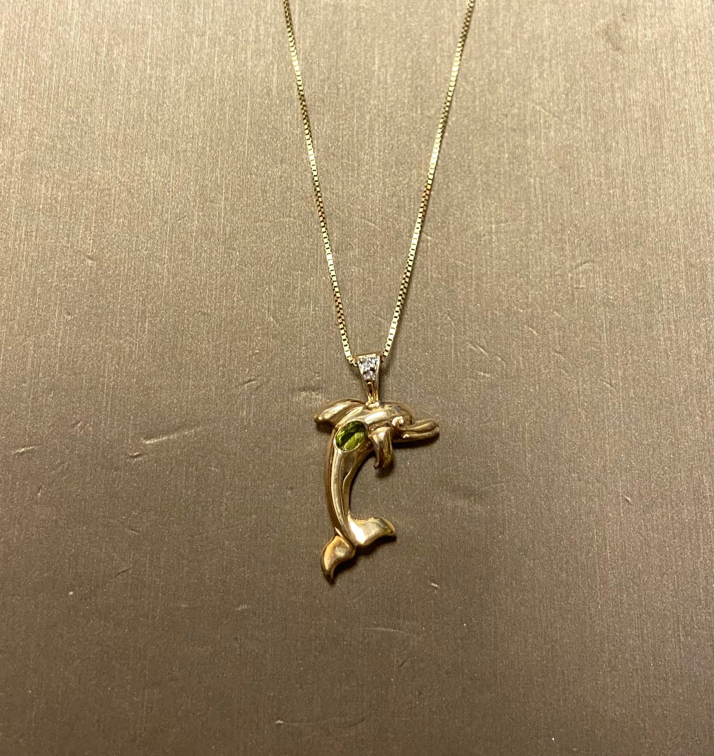 10K Yellow Gold Dolphin Oval Peridot Charm