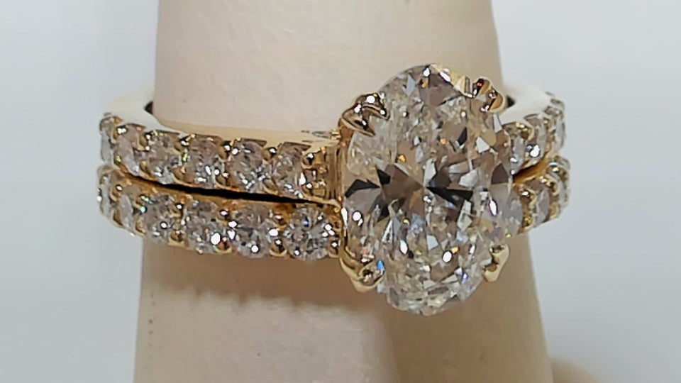 14K Yellow Gold 2ct Oval Lab-Grown Diamond 3.25CTW Bridal Set