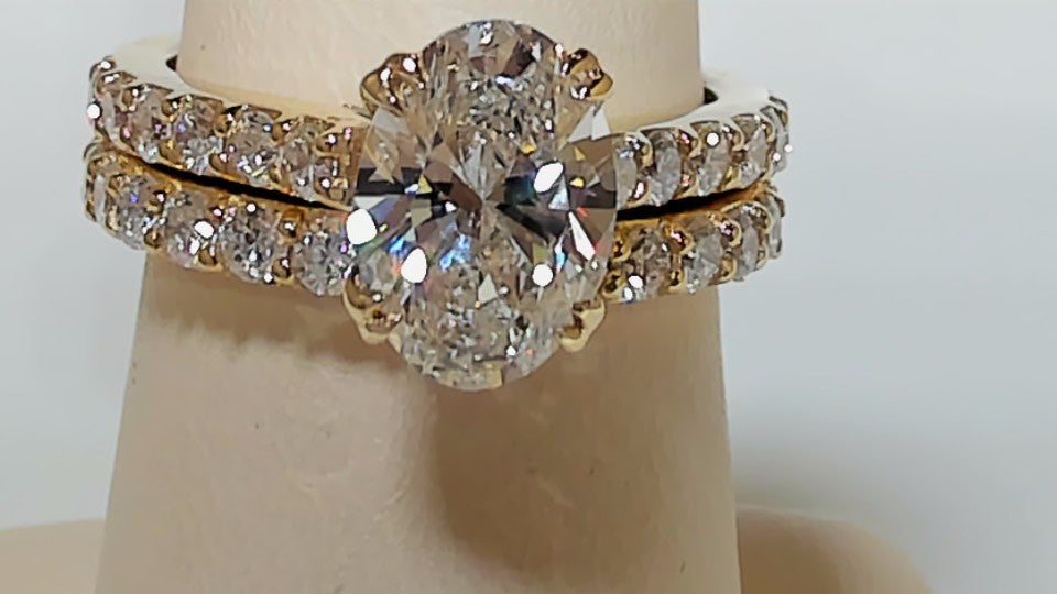 14K Yellow Gold 2ct Oval Lab-Grown Diamond 3.25CTW Bridal Set