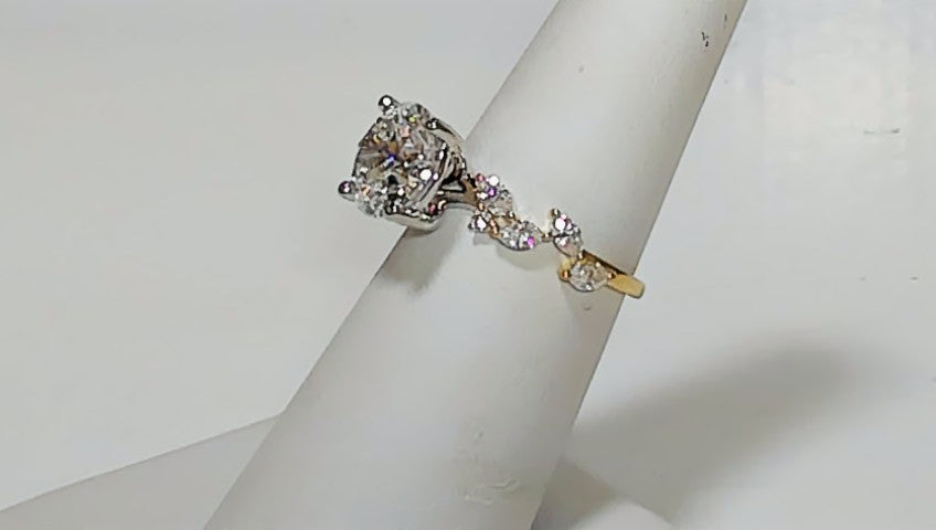 3.05ct Round E/VVS2 Lab Diamond 18K Yellow Gold Engagement Ring