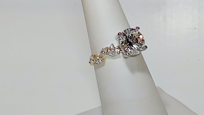 3.05ct Round E/VVS2 Lab Diamond 18K Yellow Gold Engagement Ring