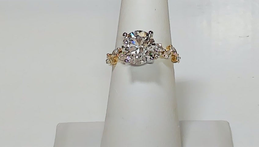 3.05ct Round E/VVS2 Lab Diamond 18K Yellow Gold Engagement Ring
