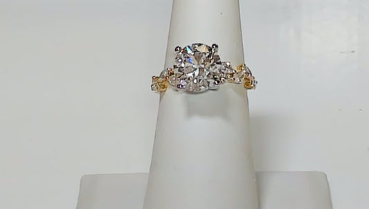 3.05ct Round E/VVS2 Lab Diamond 18K Yellow Gold Engagement Ring
