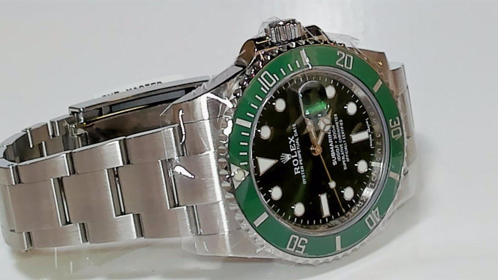 Rolex Submariner Date Hulk 116610LV 2017 Original Box &amp; Papers