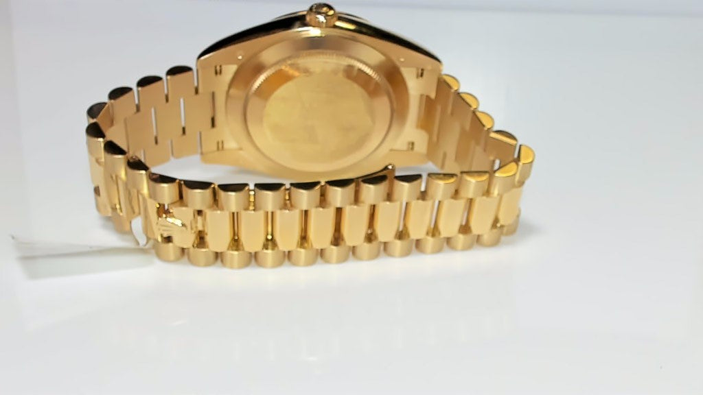 **Rolex Day-Date 40mm 18K Yellow Gold President Watch 228238**