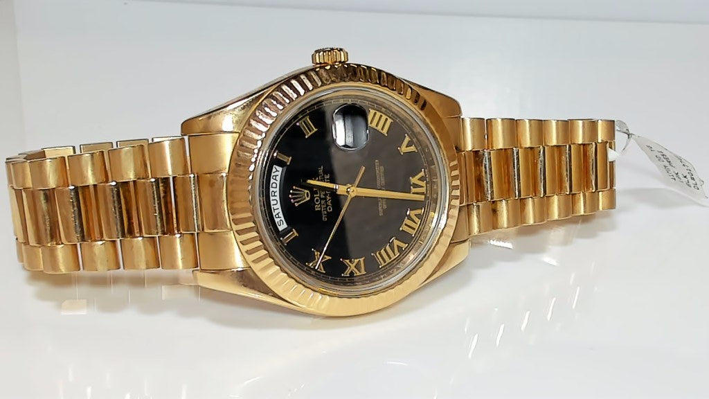 **Rolex Day-Date II 41mm 18K Yellow Gold Black Roman Dial**
