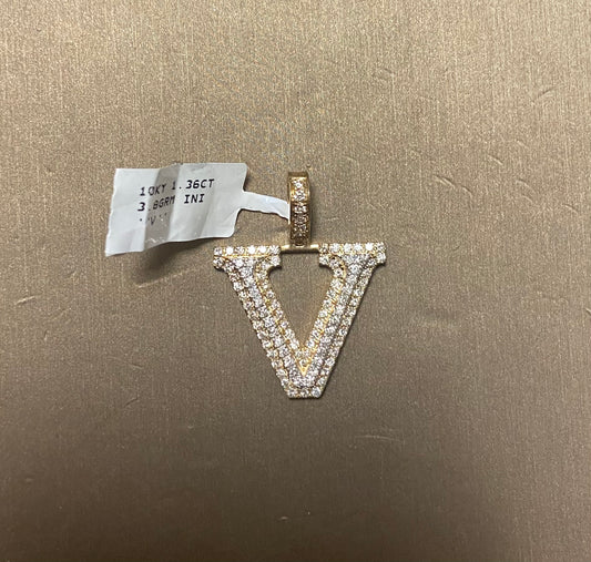 10K Yellow Gold 1.36CT "V" Initial Charm 3.8GRMS