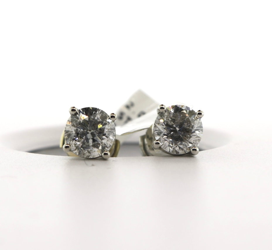 2.05CT 3.7 Grams Plat Studs