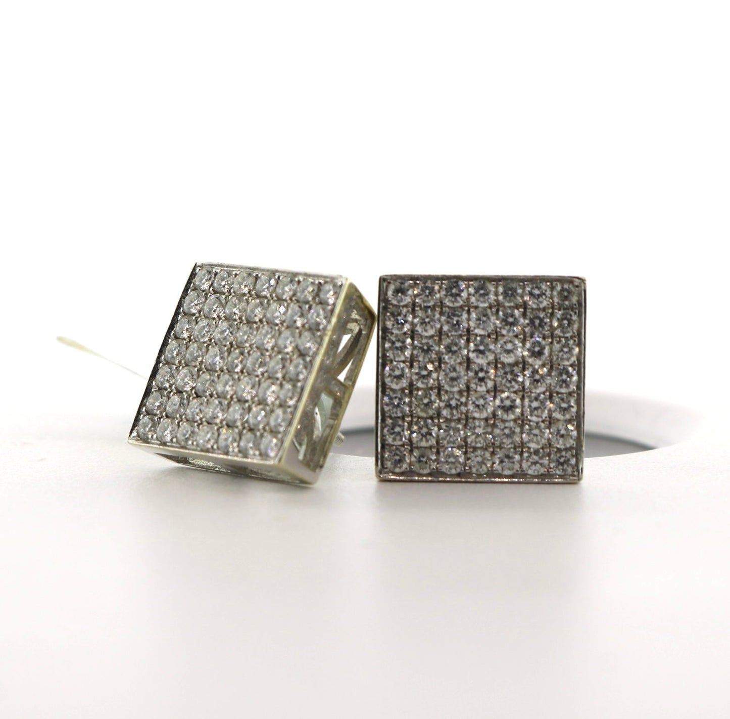 10K White Gold 2.5CTW RDS Studs