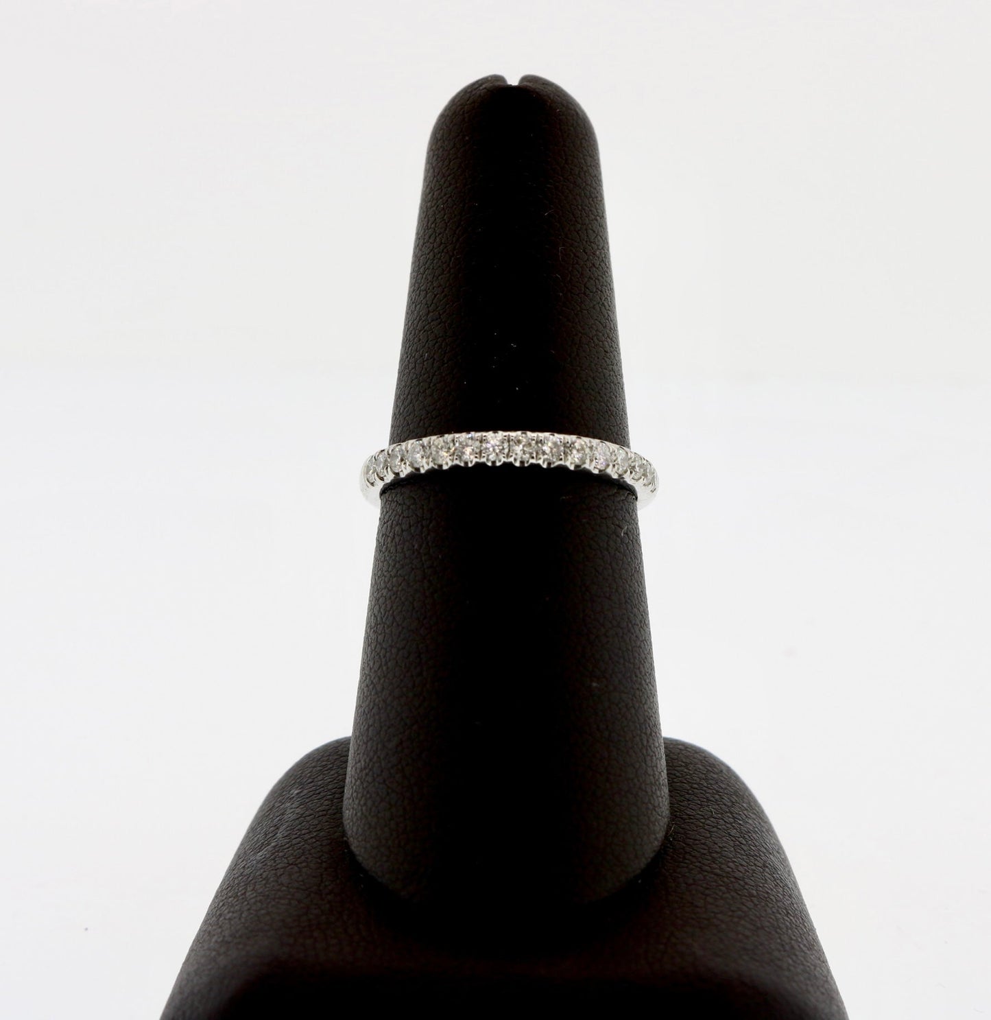 18K White Gold 0.37CT/2.82 Grams Diamond Band