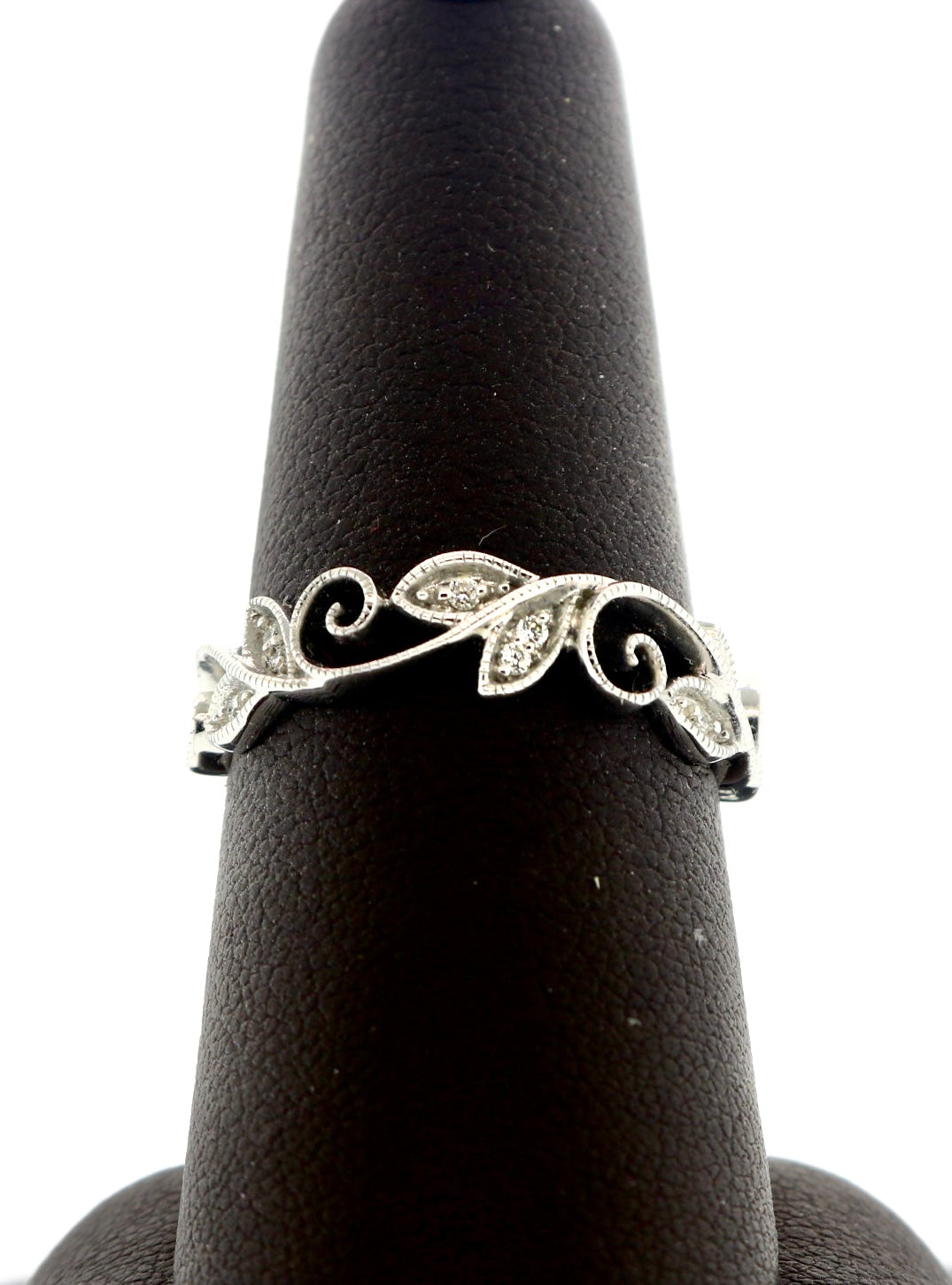 14K White Gold 0.10CTW LDS Flowers Fashion Band