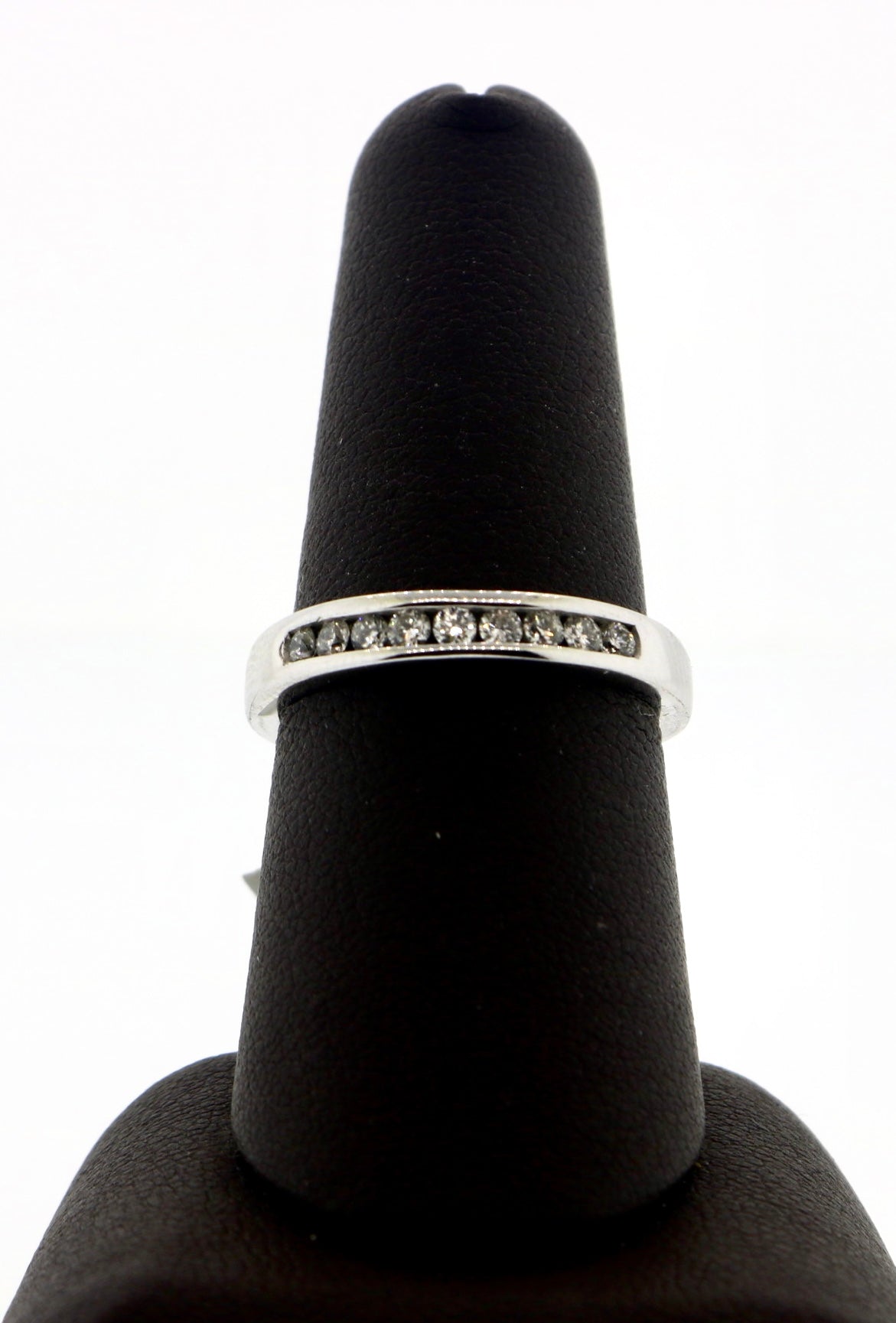 14K White Gold 0.25CT CHNL Set Diamond Band