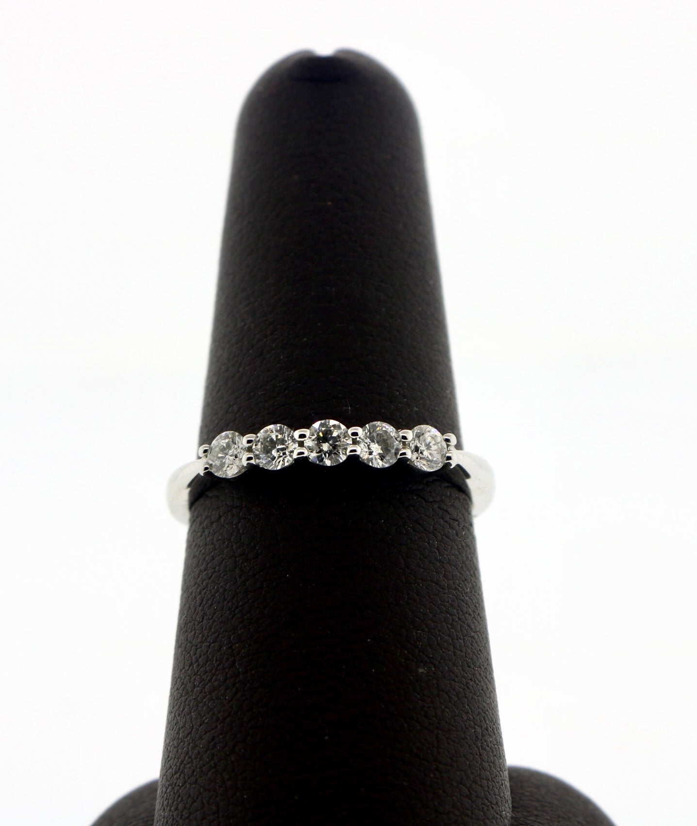 14K White Gold 0.48CT 5RD WDS 2.45 Grams Diamond Band