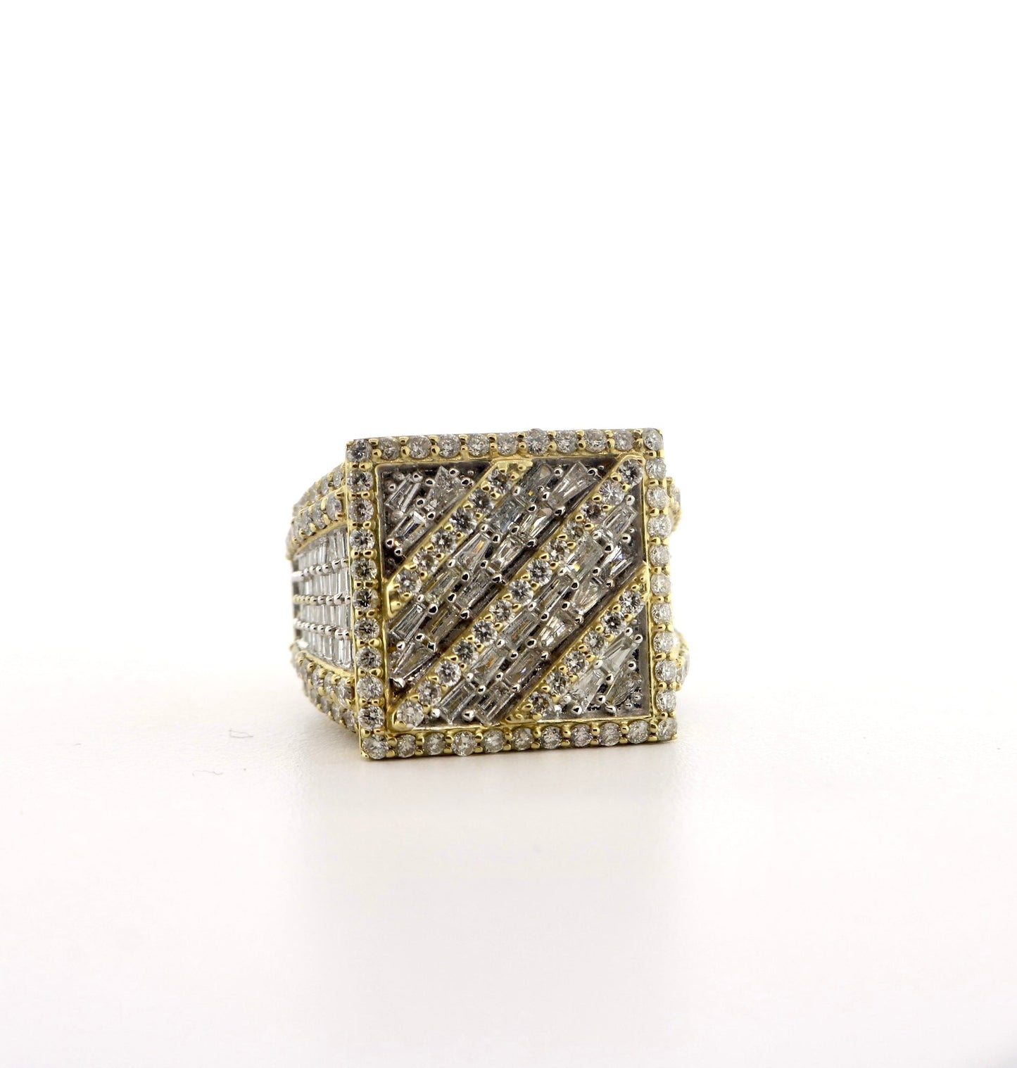 10K Yellow Gold 4CT Bagg/RD Square Mens Ring