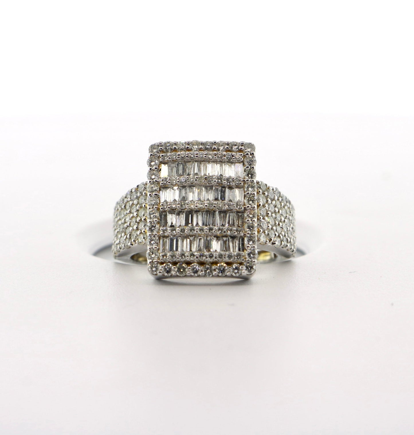 14K White Gold 2.5CT Bagg 8.54 Grams Diamond Ring