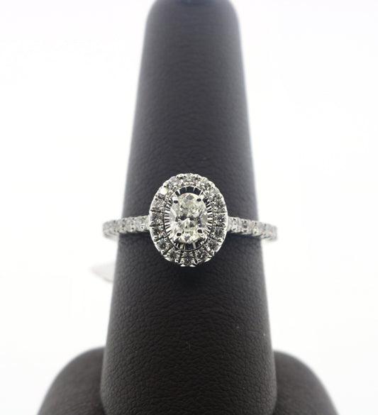 14K White Gold 0.5/1CTW Oval 3.8 Grams Halo Diamond Ring