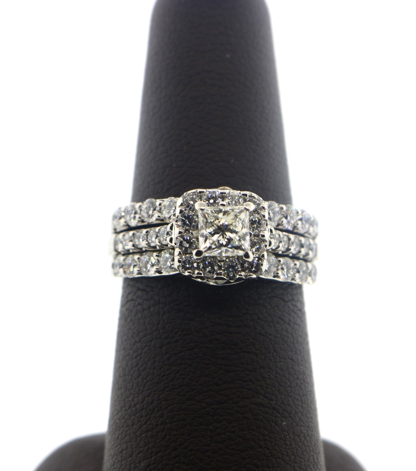 18K White Gold 0.51/1.5CT Prong/RD 3 Row Diamond Ring