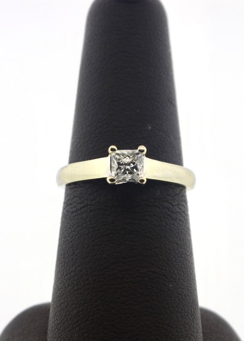 14K White Gold 0.51CT CTR Prong VS2 Ring