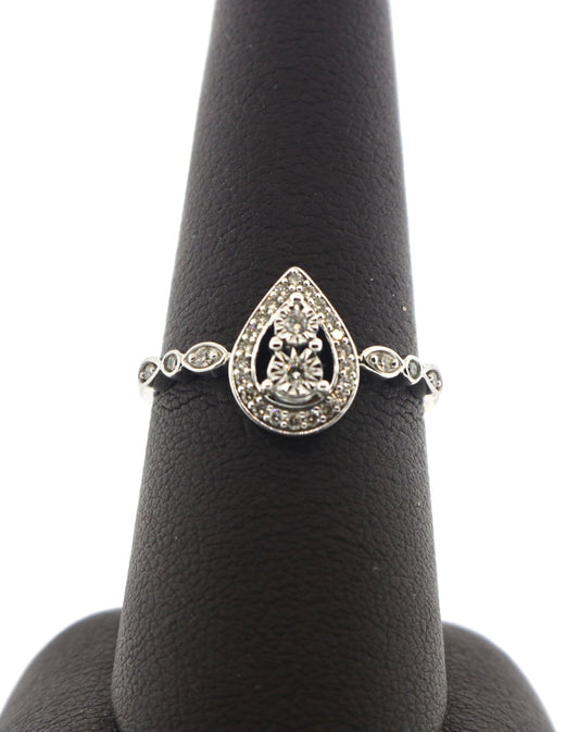 10K White Gold 0.20CT 2.14 Grams Tear Drop Ring