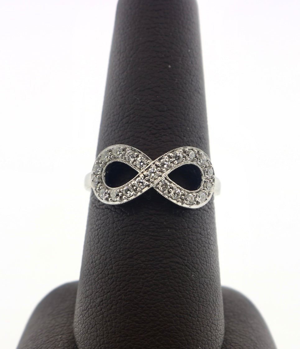 14K White Gold 0.33CTW Infinity Figure Ring