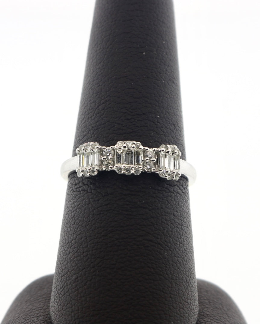 14K White Gold 0.50CT Bagg Ring